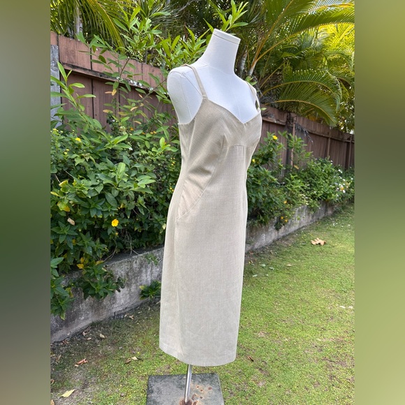 Vintage 90s BCGB Max Azria Beige Minimalist Dress Size 4 - Picture 4 of 10